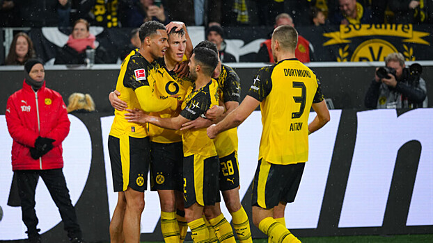 Дортмундская «Боруссия» победила «Боруссию» из Менхенгладбаха в матче Бундеслиги