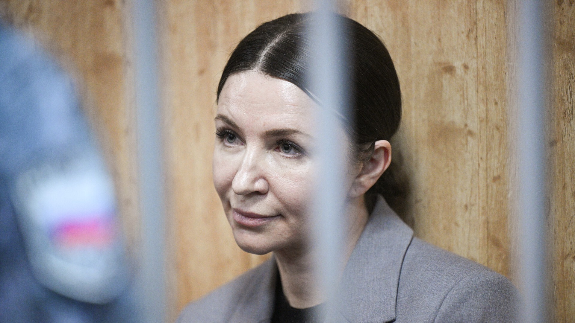 Играет в нарды и шьет: отец Блиновской рассказал о ее жизни в колонии