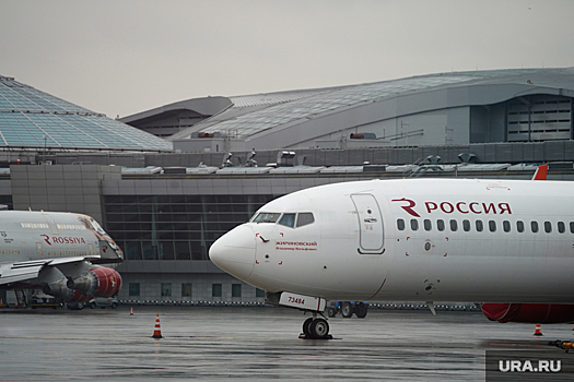 Рейс Санкт-Петербург — Сургут вернулся в аэропорт вылета