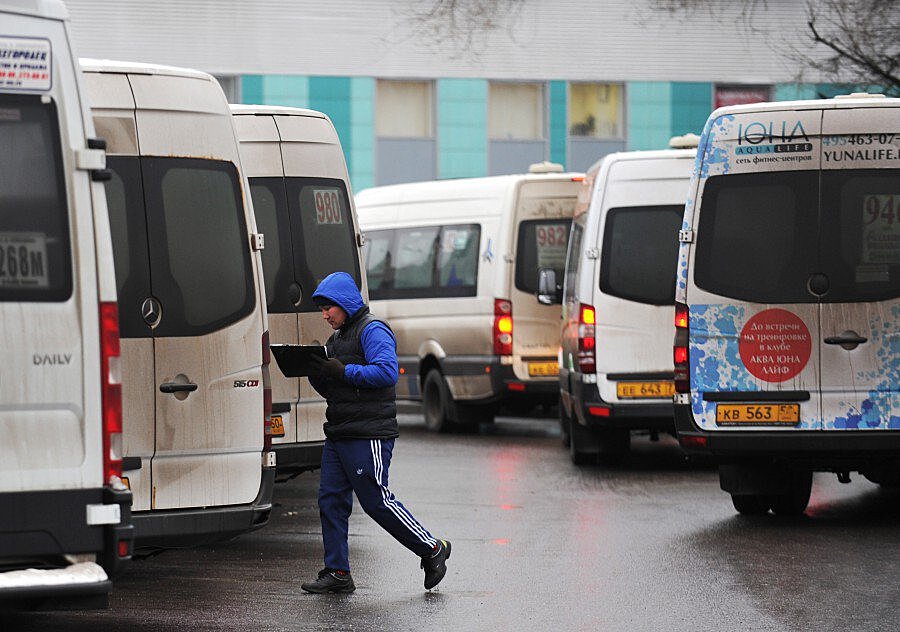 «Организатор перевозок» переместил 30 мая на штрафстоянки в Москве 16 нелегально работавших автобусов