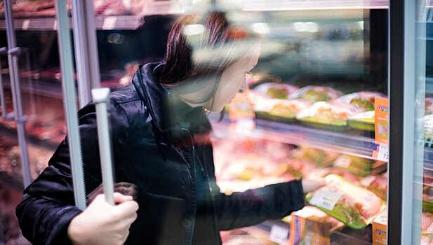 Продукты с истекающим сроком годности в РФ отдадут на благотворительность