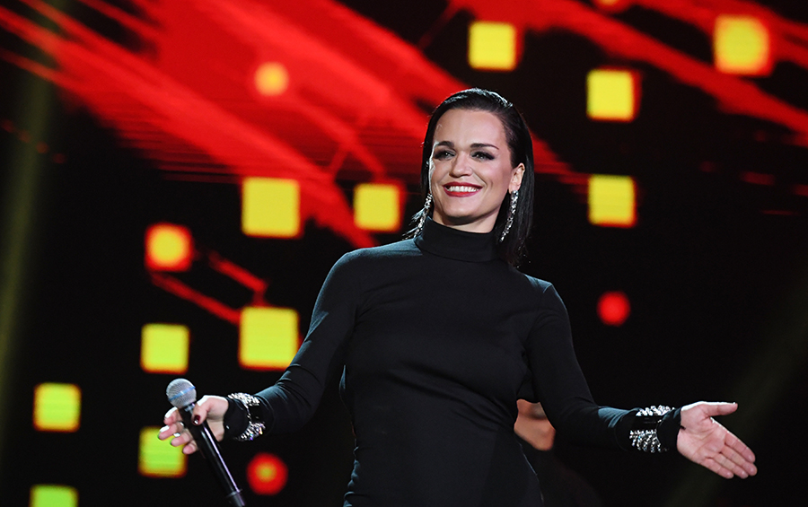 Певица Слава сходила в туалет в прямом эфире