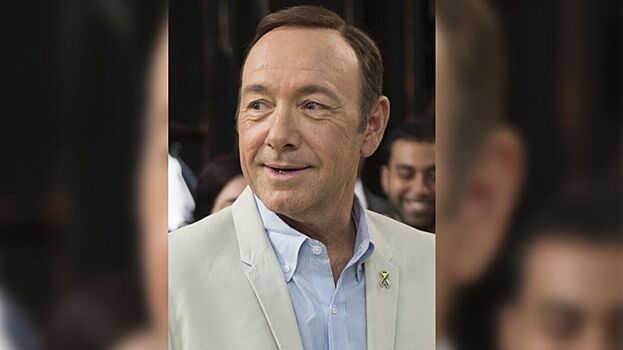 Суд Нью-Йорка призвал обвинителя актера Спейси раскрыть свою личность