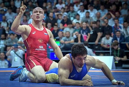 Борец Валиев завоевал бронзу на чемпионате мира