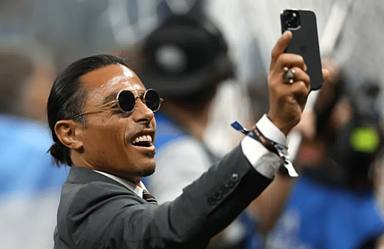 Скандальному повару Salt Bae после инцидента в Катаре запретили посетить футбольный турнир
