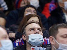 В Петербурге ввели масочный режим для работников на спортивных и других массовых мероприятиях