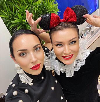 Мрамор и галерея имени себя: Алсу мельком показала роскошный интерьер семейного особняка