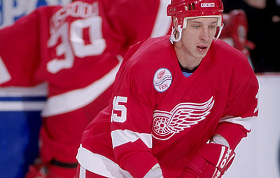 Миронов рассказал, как угощал полицейского шампанским из Кубка Стэнли