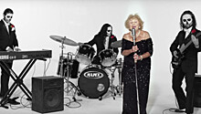 96-летняя бабушка пережила холокост, работала на разведку, а теперь поет в дэт-метал-группе