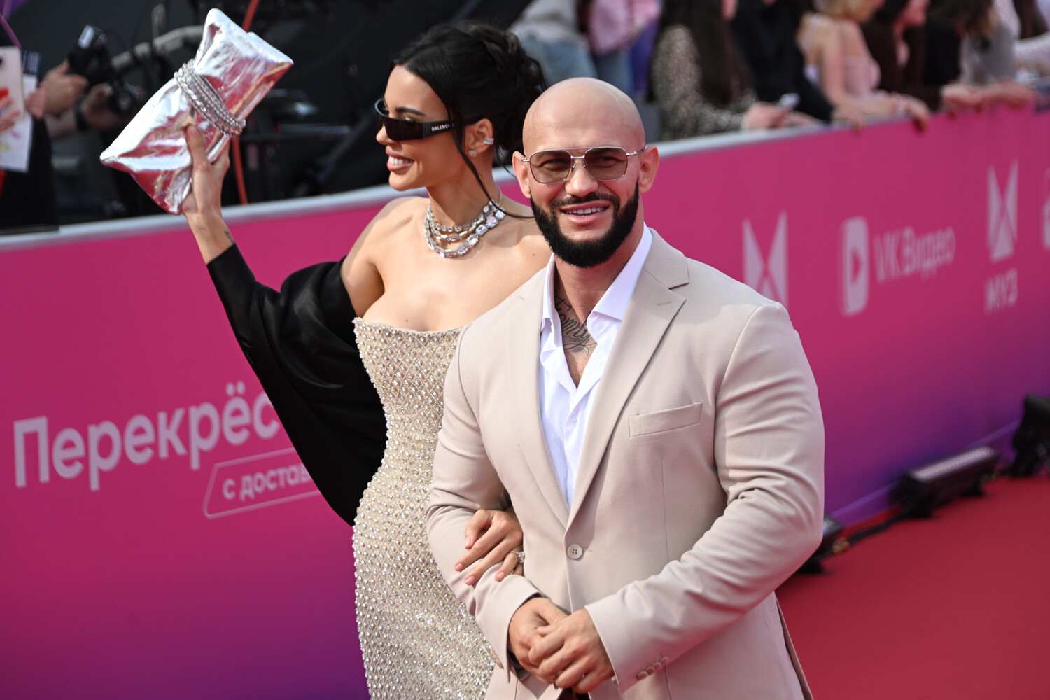 Рэпер Джиган выместил злость на Самойлову за развод на охране блогерши