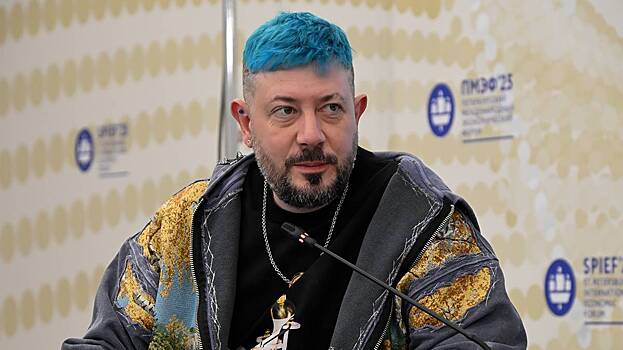 Артемий Лебедев модерировал сессию на ПМЭФ
