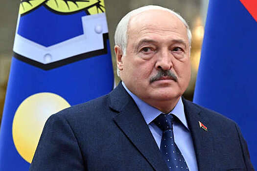 Лукашенко рассказал, что получил травму во время колки дров