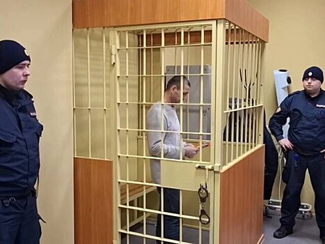 Водитель упавшего в реку в Петербурге автобуса оштрафован за "резиновую" квартиру