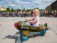 Феи и юные летчики: две тысячи велосипедистов вышли на волгоградский парад
