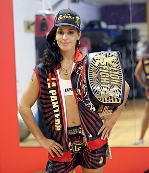 Антонина Шевченко в одном бою выиграла 2 чемпионских пояса — кадры схватки