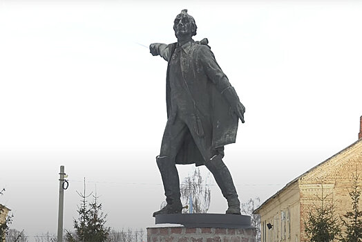 Памятник русскому полководцу Александру Суворову, спасенный музейщиками Полтавы, ждут в России