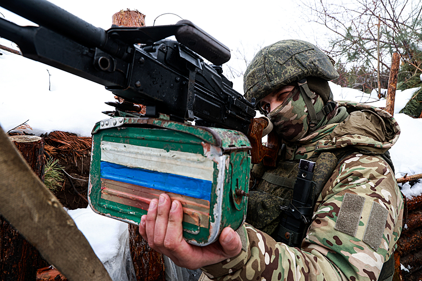 Военнослужащий зенитно-ракетного подразделения Ивановского соединения воздушно-десантных войск на боевом посту в зоне проведения специальной военной операции спецоперации