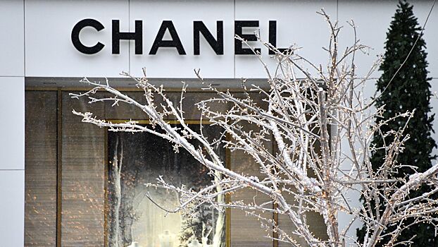 Chanel отправился в круиз по Марселю во время показа коллекции 2025 года