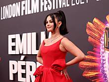 Стилист высмеял образ Селены Гомес на показе фильме