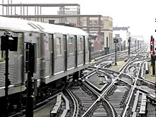 В Нью-Йорке трое мужчин угнали поезд метро