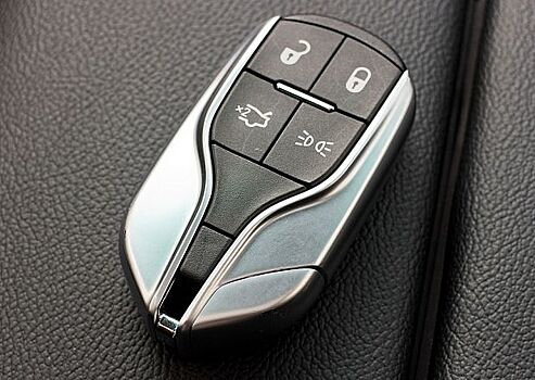 Что будет, если выбросить ключ зажигания на ходу?