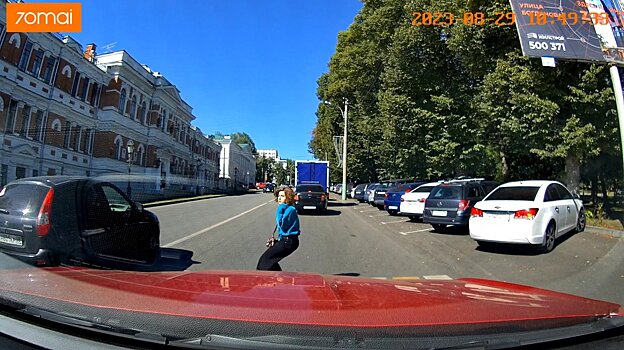 Обгон на улице Лермонтова едва не закончился травмами пешехода