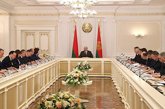 Лукашенко обсудил в Гродненской области ситуацию в сельском хозяйстве