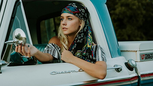 Почему кожа на локтях и коленях стареет раньше, объяснил врач