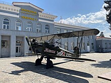 Макет самолета ПО-2 спустя два года вернулся на площадь у аэропорта Краснодара