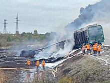 Под Смоленском спустя сутки потушен пожар после ДТП с поездом и грузовиком