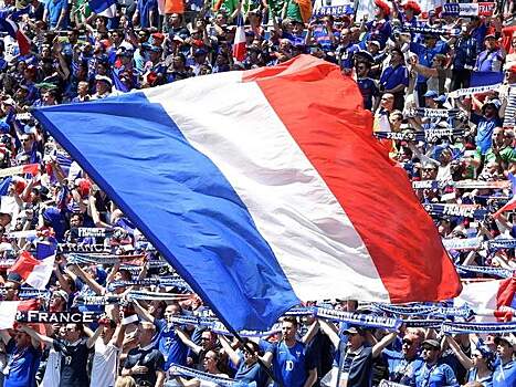 Франция удержала победу над Румынией и вместе с Италией вышла в полуфинал юношеского Евро