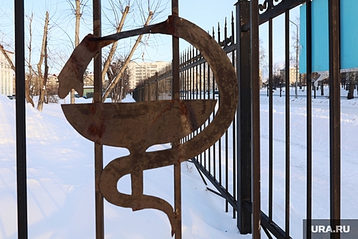 Курганцы возмутились, что детская поликлиника зарабатывает на вредной еде