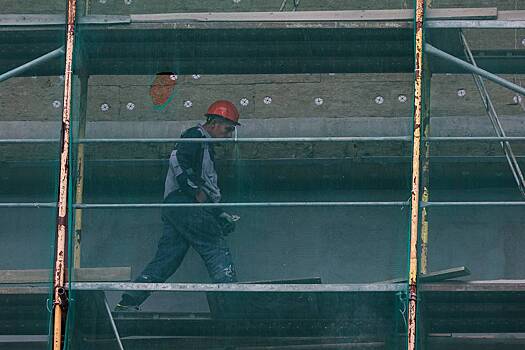 В России заговорили о полном исключении труда иностранцев в некоторых областях