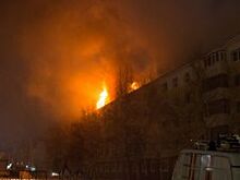 Режим ЧС объявлен в районе загоревшегося накануне дома в Нижневартовске