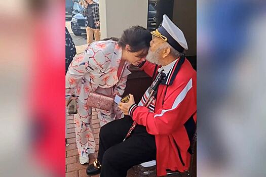 Бедрос Киркоров поцеловал Наташу Королеву на дне рождения внука
