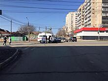 В Самаре "скорую" с пациенткой не пустили на красный