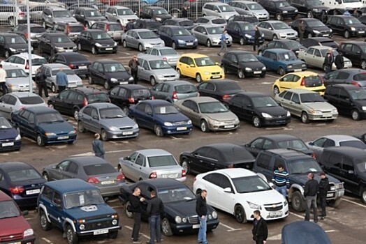 Около 2,3 трлн руб. потратили россияне на рынке автомобилей с пробегом в 2017 г.