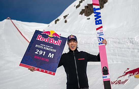 Рею Кобаяси установил неофициальный мировой рекорд по дальности прыжка на лыжах с трамплина. Он прыгнул на 291 м
