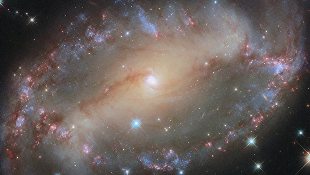 Хаббл сфотографировал космический глаз