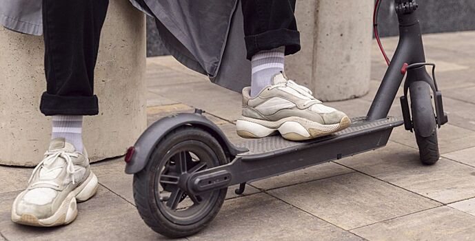 В Азове водитель автомобиля «Газель» совершил наезд на ребенка