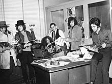 Гитарист Мик Абрахамс из Jethro Tull умер на 82‑м году жизни