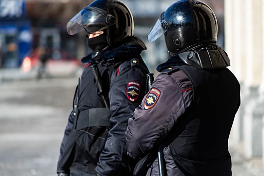 В Новосибирске появление силовиков у завода НЗХК объяснили учениями ФСБ