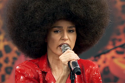 Zivert представила альбом "Песни веселых" в метро и в программе Маргулиса