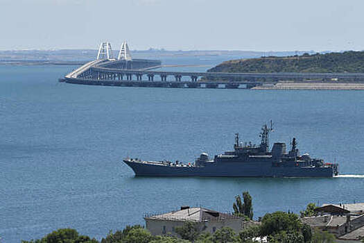 Движение по Крымскому мосту возобновлено после 20 минут перерыва