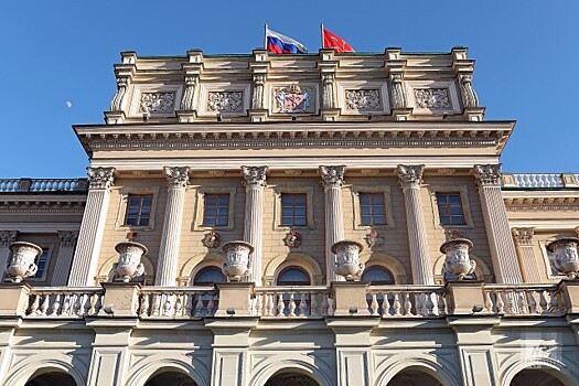 СР и КПРФ в Петербурге требуют снять запрет на политические акции