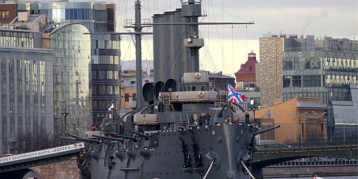 Крейсер «Аврора» отметил 75-летие швартовки на вечную стоянку