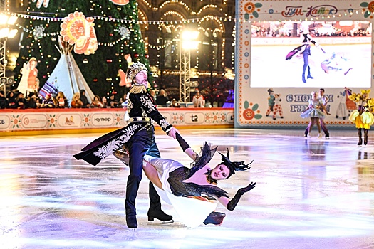 Катки заработали и на Красной площади, и на Царской набережной