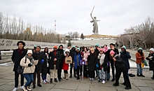Иностранные гости Всемирного фестиваля молодежи посетили Мамаев курган