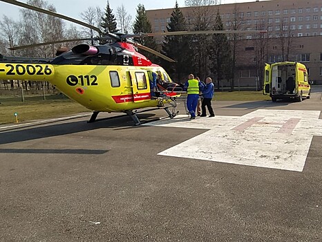 В Тверскую областную больницу на вертолете доставили трех человек с инфарктами