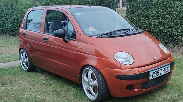 Под капот Daewoo Matiz впихнули 3,0-литровый V6 от Omega и дополнили колёсами Porsche